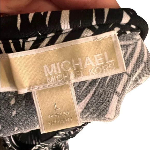 Micheal Kors form fitting, palm tree print. Stretchy material. Lightly worn - Picture 5 of 6